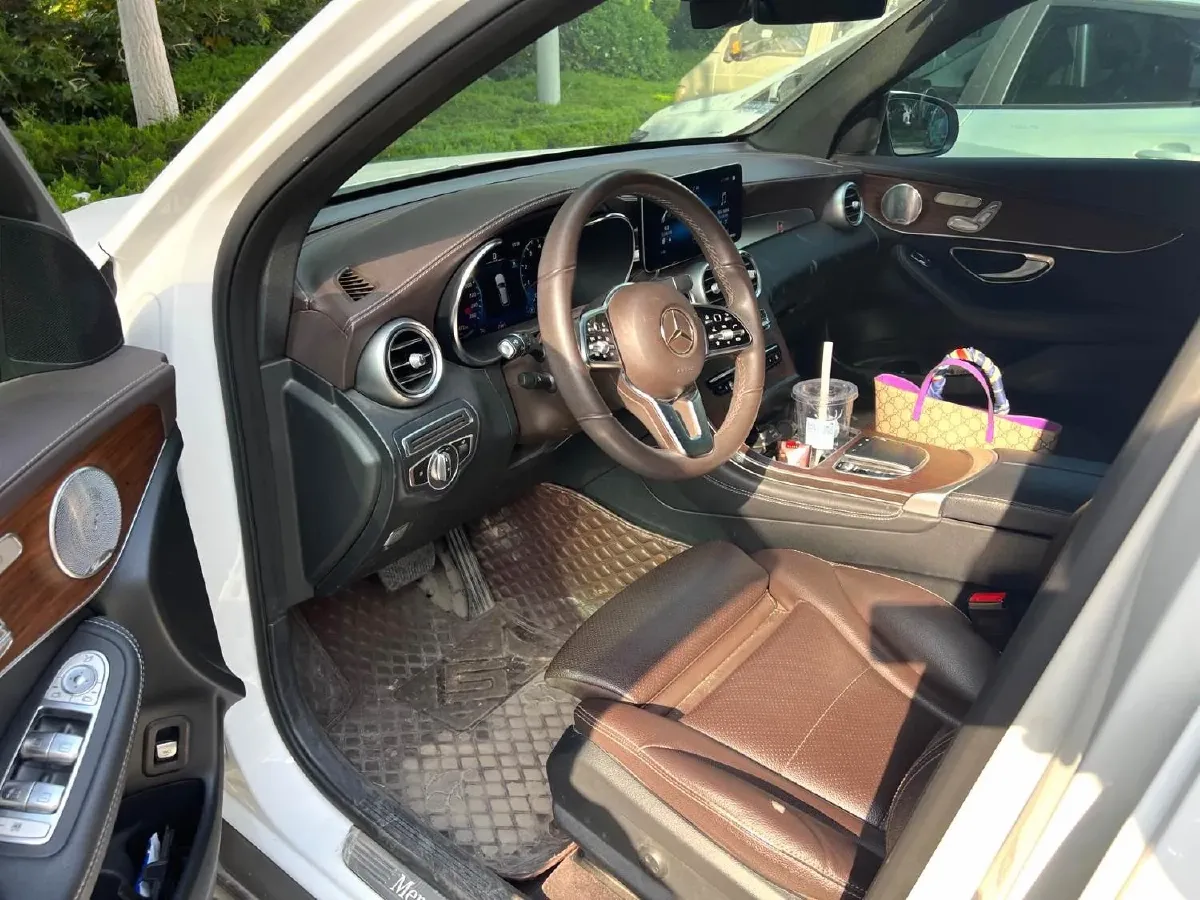 2021 Mercedes-Benz GLC Class 2.0T 258HP L4 9AT,autocango,china used car exporter,china ev exporter,chinese used car exporter,chinese used ev exporter