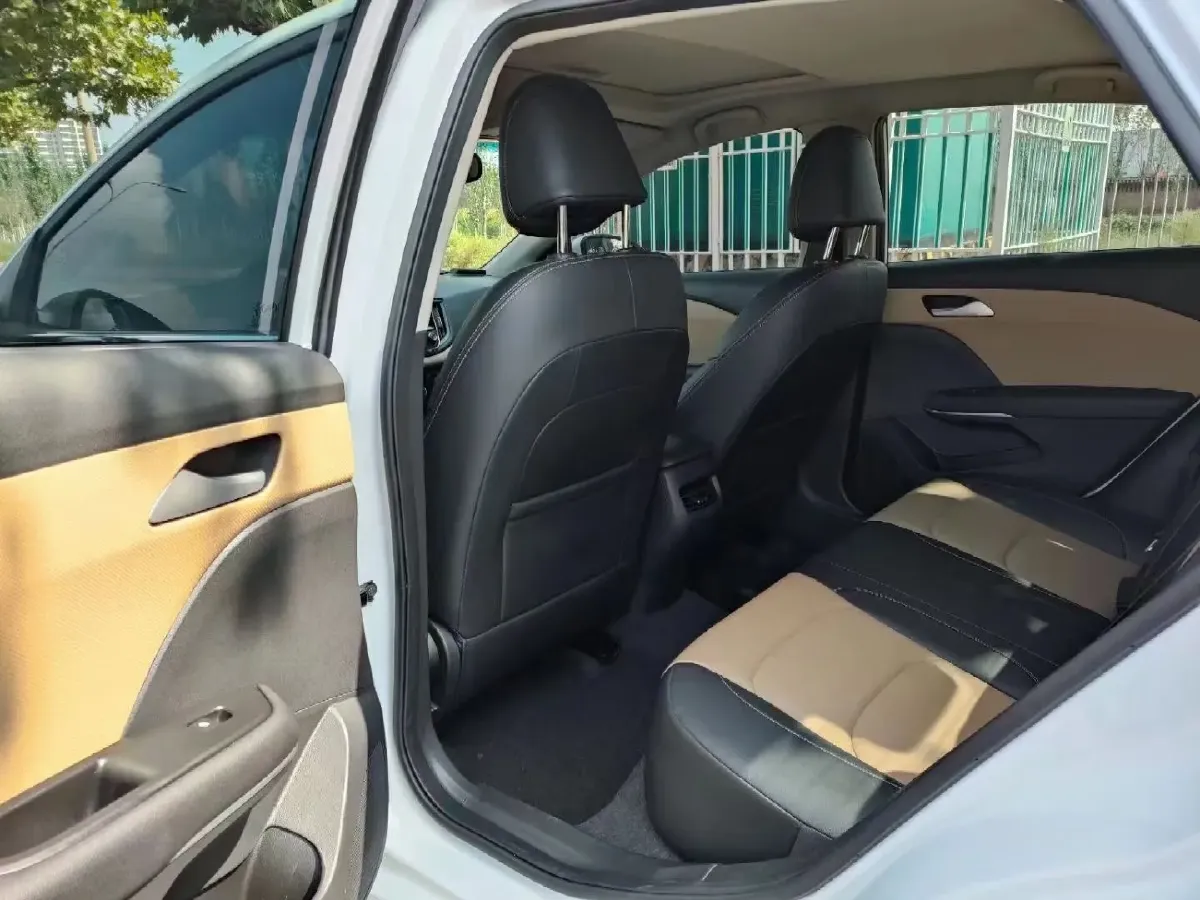 2021 Chevrolet Monza 1.5L 113HP L4 6AT,autocango,china used car exporter,china ev exporter,chinese used car exporter,chinese used ev exporter