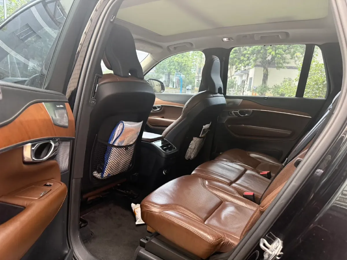 2019 Volvo XC90 2.0T 320HP L4 8AT,autocango,china used car exporter,china ev exporter,chinese used car exporter,chinese used ev exporter