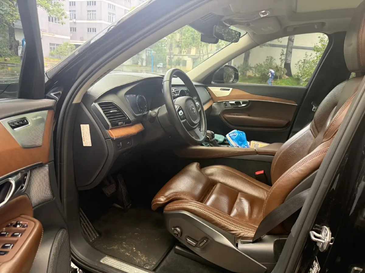 2019 Volvo XC90 2.0T 320HP L4 8AT,autocango,china used car exporter,china ev exporter,chinese used car exporter,chinese used ev exporter