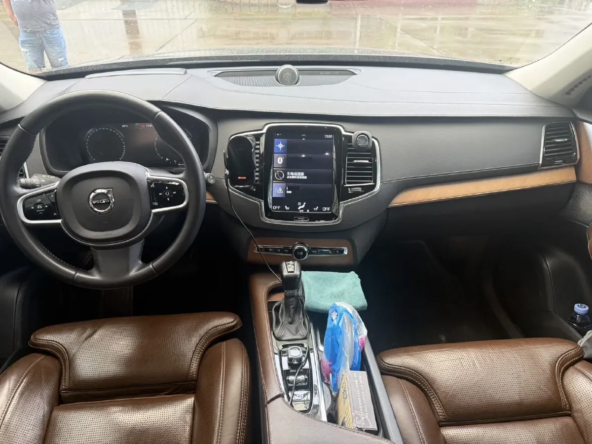 2019 Volvo XC90 2.0T 320HP L4 8AT,autocango,china used car exporter,china ev exporter,chinese used car exporter,chinese used ev exporter