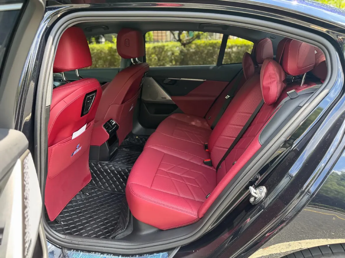 2024 BMW 5 Series 2.0T 258HP L4 8AT,autocango,china used car exporter,china ev exporter,chinese used car exporter,chinese used ev exporter