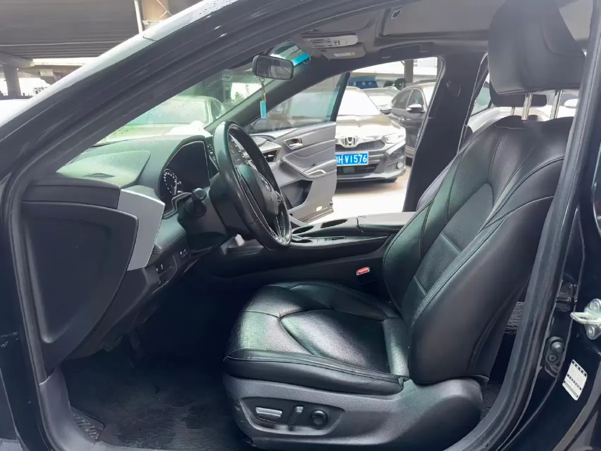 2019 Toyota Avalon 2.5L 178HP L4 E-CVT Hybrid,autocango,china used car exporter,china ev exporter,chinese used car exporter,chinese used ev exporter