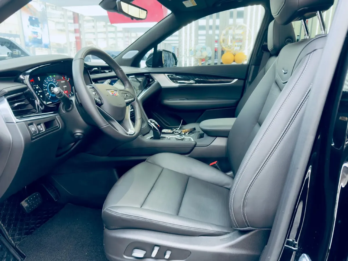 2025 Cadillac XT6 2.0T 237HP L4 9AT,autocango,china used car exporter,china ev exporter,chinese used car exporter,chinese used ev exporter