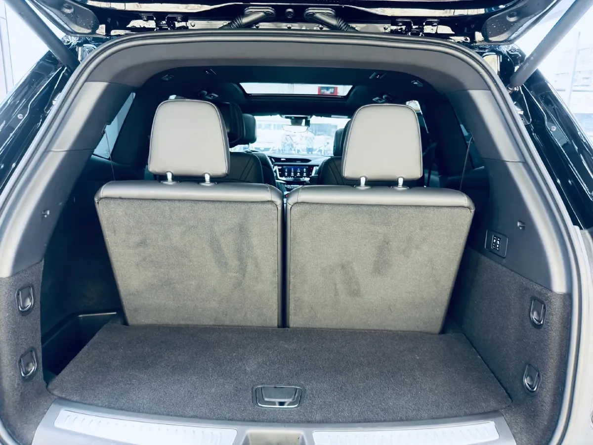 2025 Cadillac XT6 2.0T 237HP L4 9AT,autocango,china used car exporter,china ev exporter,chinese used car exporter,chinese used ev exporter