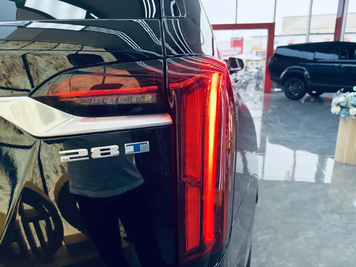 2025 Cadillac XT6 2.0T 237HP L4 9AT,autocango,china used car exporter,china ev exporter,chinese used car exporter,chinese used ev exporter