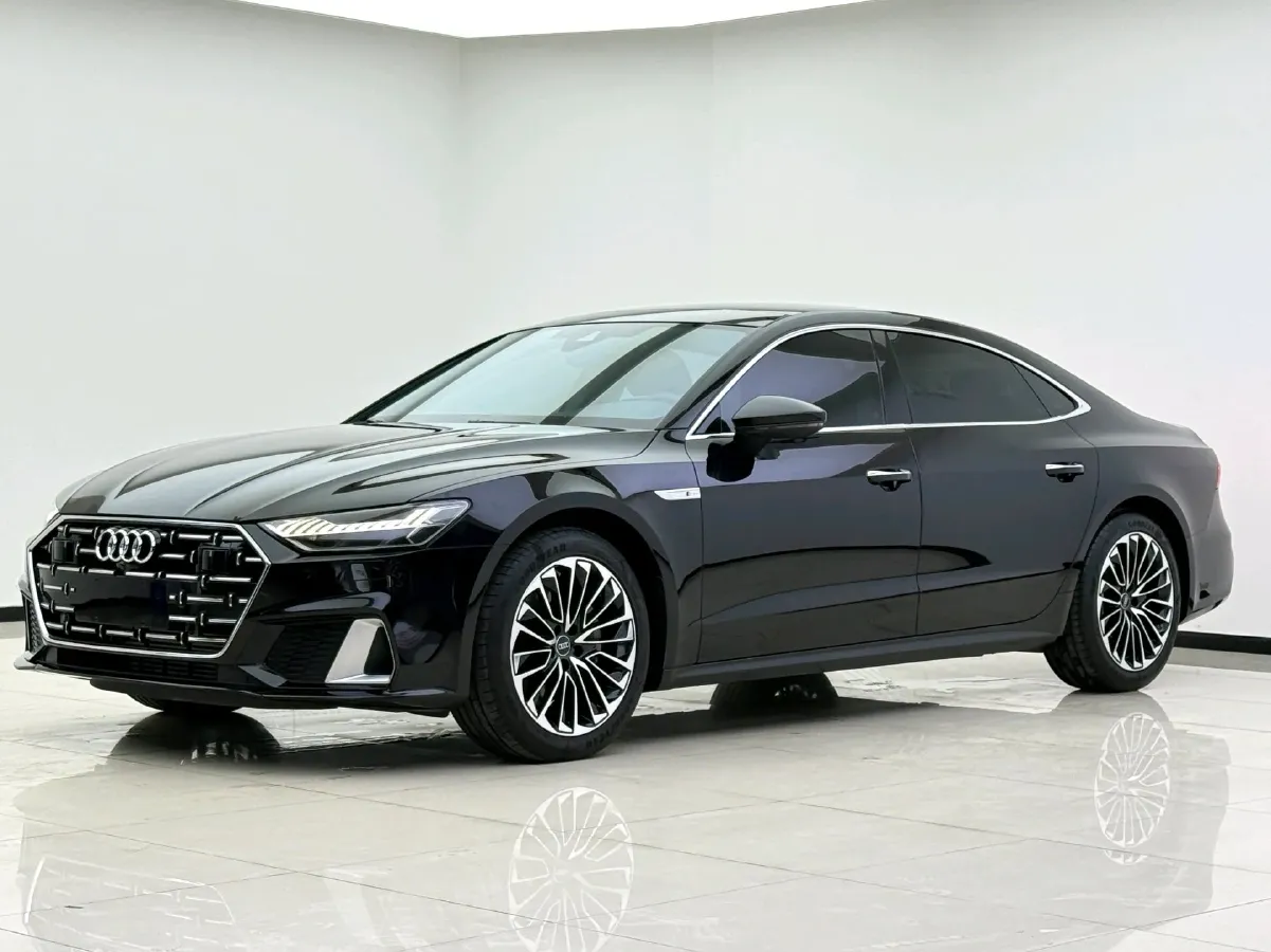 2024 Audi A7L 2.0T 245HP L4 7DCT,autocango,china used car exporter,china ev exporter,chinese used car exporter,chinese used ev exporter