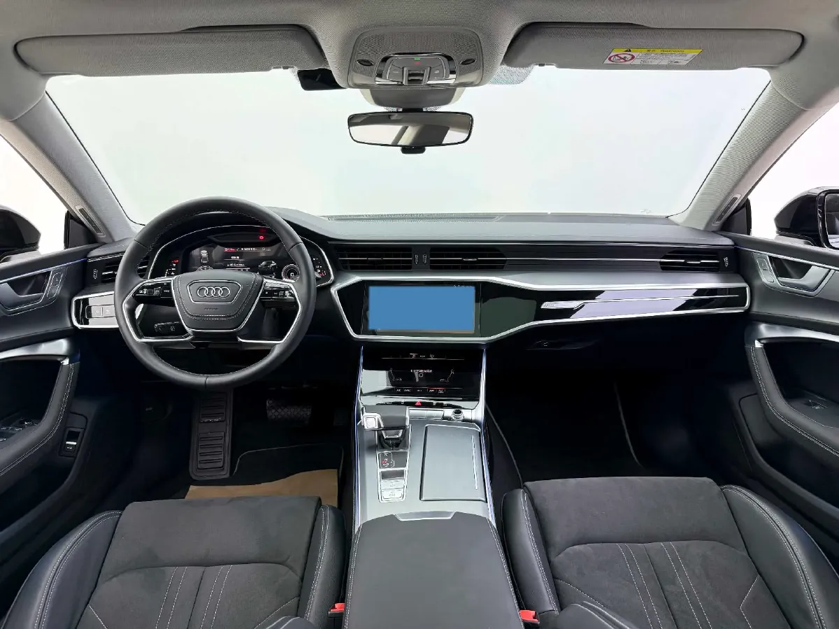 2024 Audi A7L 2.0T 245HP L4 7DCT,autocango,china used car exporter,china ev exporter,chinese used car exporter,chinese used ev exporter