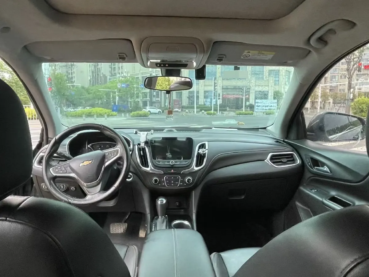 2018 Chevrolet Equinox 2.0T 260HP L4 9AT,autocango,china used car exporter,china ev exporter,chinese used car exporter,chinese used ev exporter