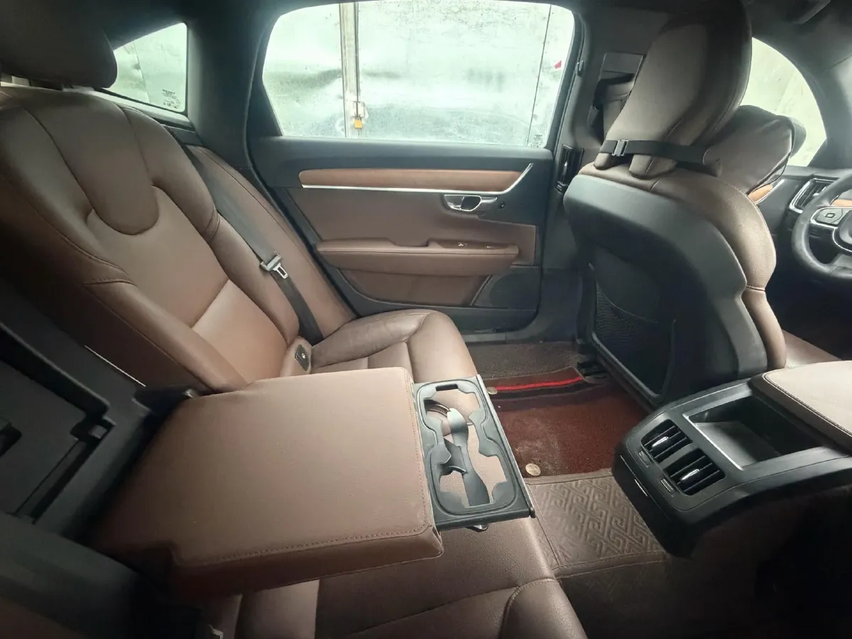 2022 Volvo S90 2.0T 250HP L4 8AT,autocango,china used car exporter,china ev exporter,chinese used car exporter,chinese used ev exporter