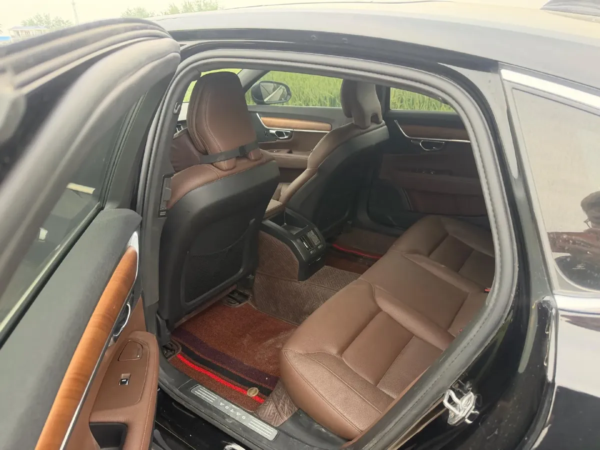 2022 Volvo S90 2.0T 250HP L4 8AT,autocango,china used car exporter,china ev exporter,chinese used car exporter,chinese used ev exporter