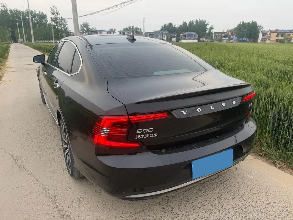 2022 Volvo S90 2.0T 250HP L4 8AT,autocango,china used car exporter,china ev exporter,chinese used car exporter,chinese used ev exporter