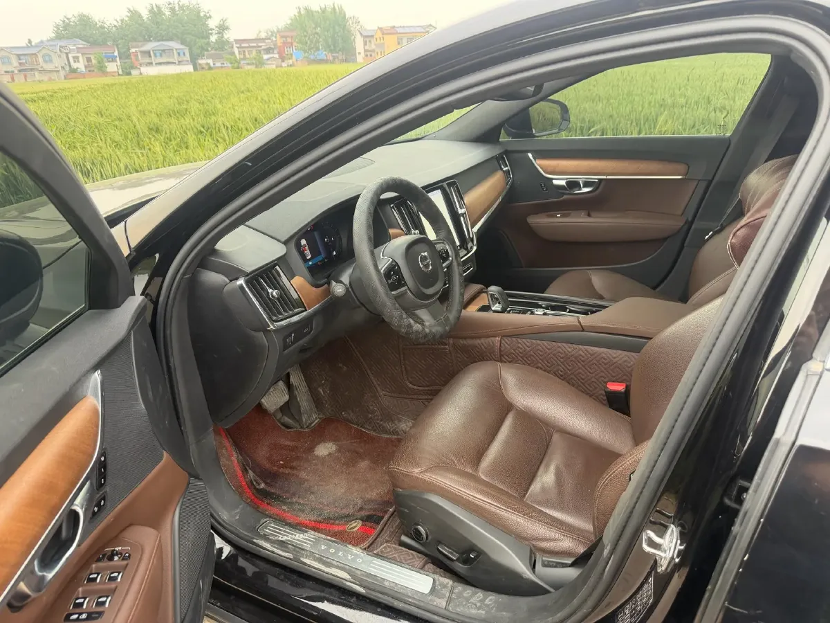 2022 Volvo S90 2.0T 250HP L4 8AT,autocango,china used car exporter,china ev exporter,chinese used car exporter,chinese used ev exporter