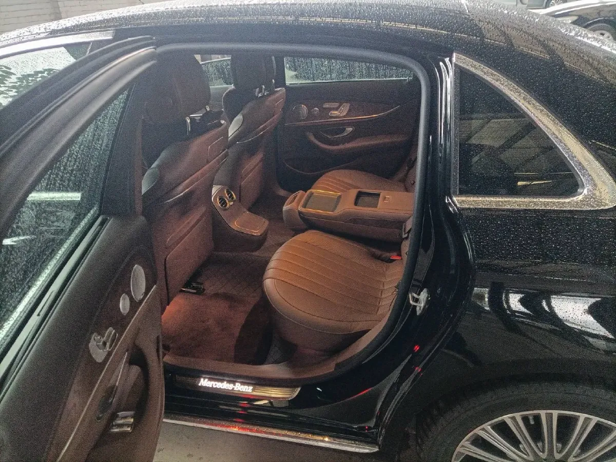 2021 Mercedes-Benz E Class 2.0T 258HP L4 9AT,autocango,china used car exporter,china ev exporter,chinese used car exporter,chinese used ev exporter