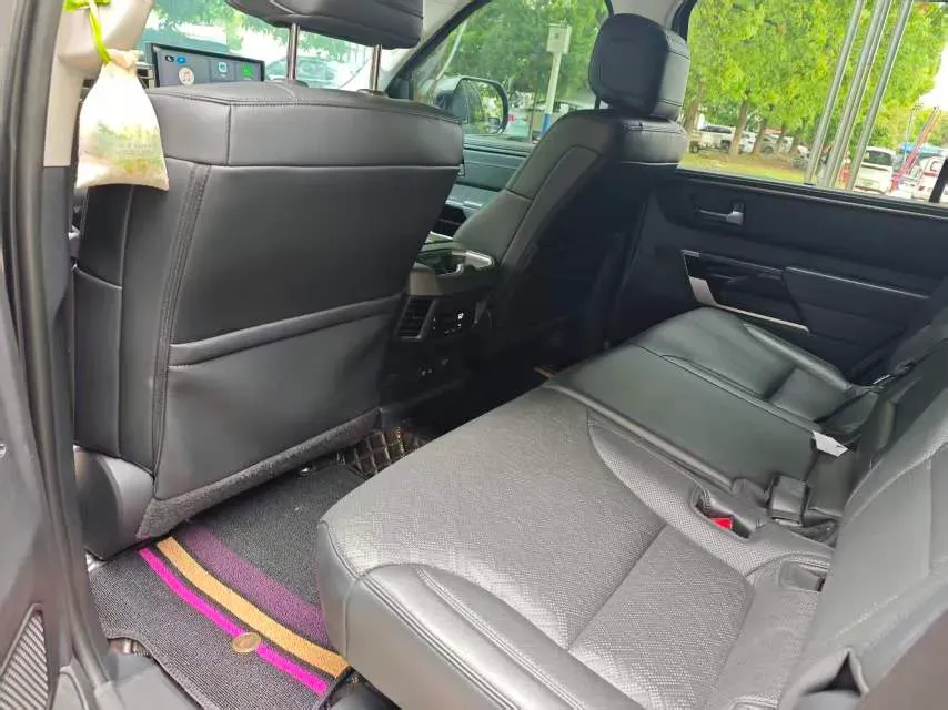 2023 HongQi H5 1.8T 197HP L4 8AT,autocango,china used car exporter,china ev exporter,chinese used car exporter,chinese used ev exporter