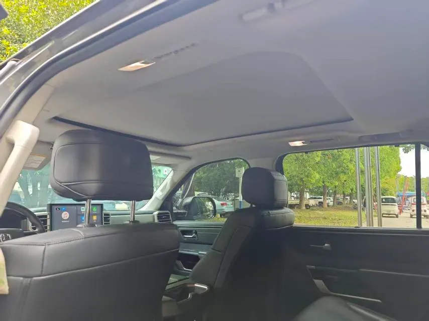 2023 HongQi H5 1.8T 197HP L4 8AT,autocango,china used car exporter,china ev exporter,chinese used car exporter,chinese used ev exporter