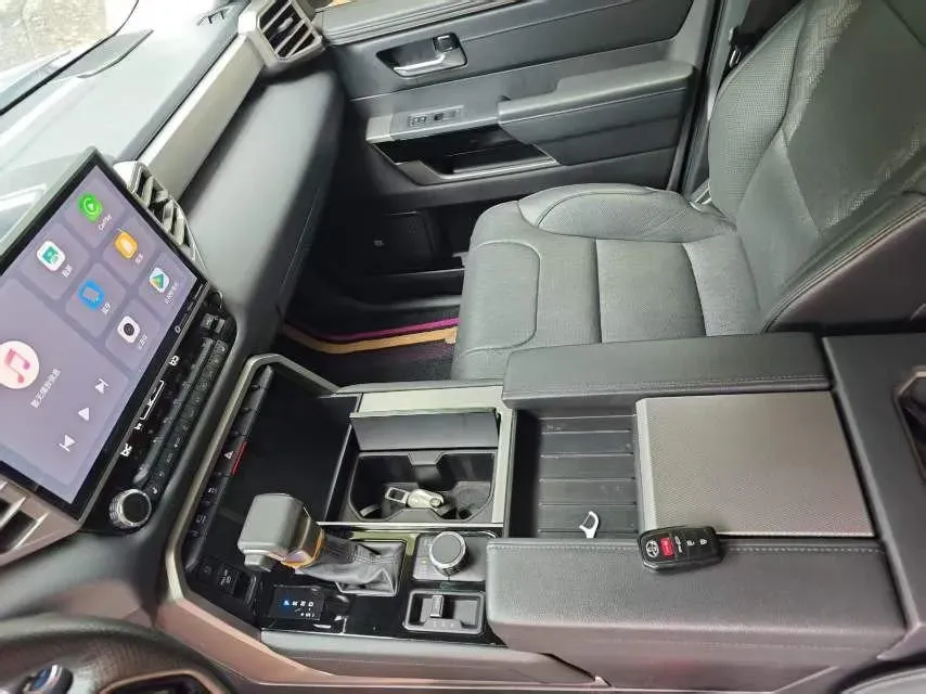 2023 HongQi H5 1.8T 197HP L4 8AT,autocango,china used car exporter,china ev exporter,chinese used car exporter,chinese used ev exporter