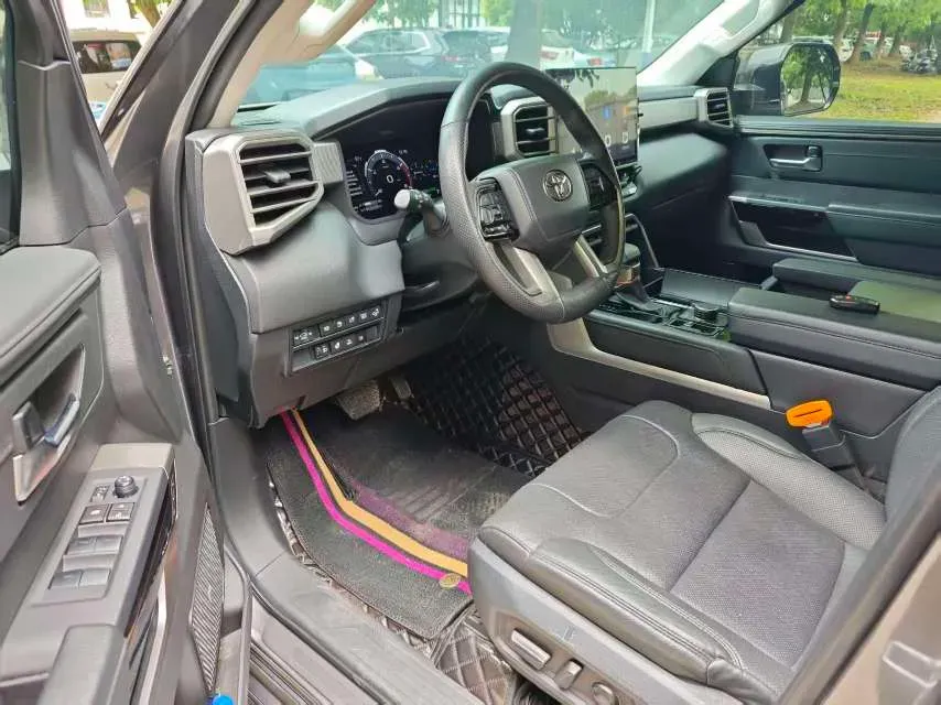 2023 HongQi H5 1.8T 197HP L4 8AT,autocango,china used car exporter,china ev exporter,chinese used car exporter,chinese used ev exporter