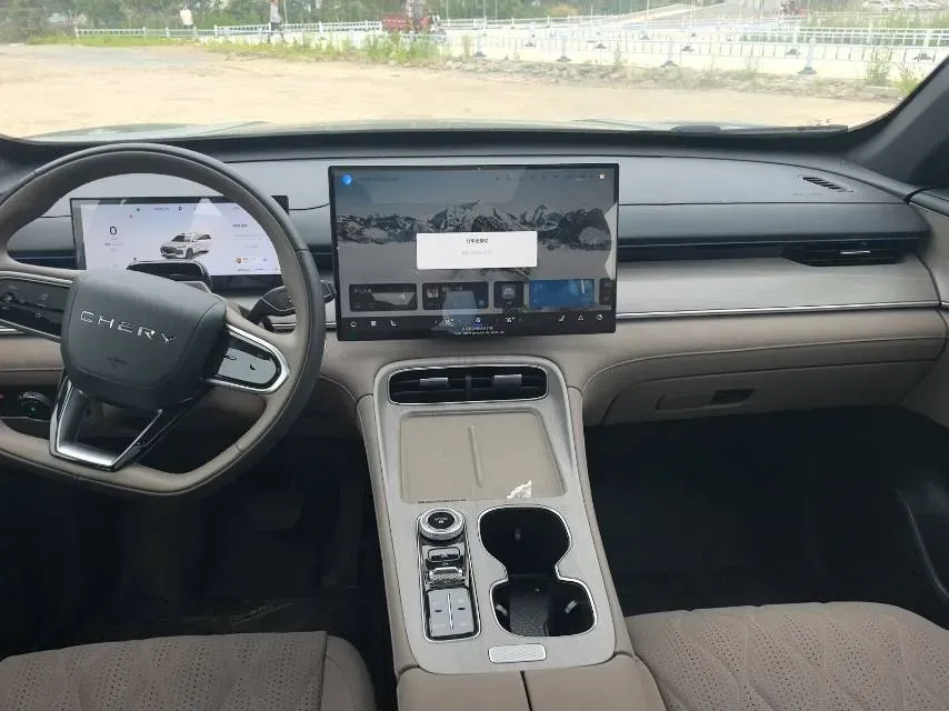 2025 Chery Tiggo 8 Plus 1.6T 197HP L4 7DCT,autocango,china used car exporter,china ev exporter,chinese used car exporter,chinese used ev exporter