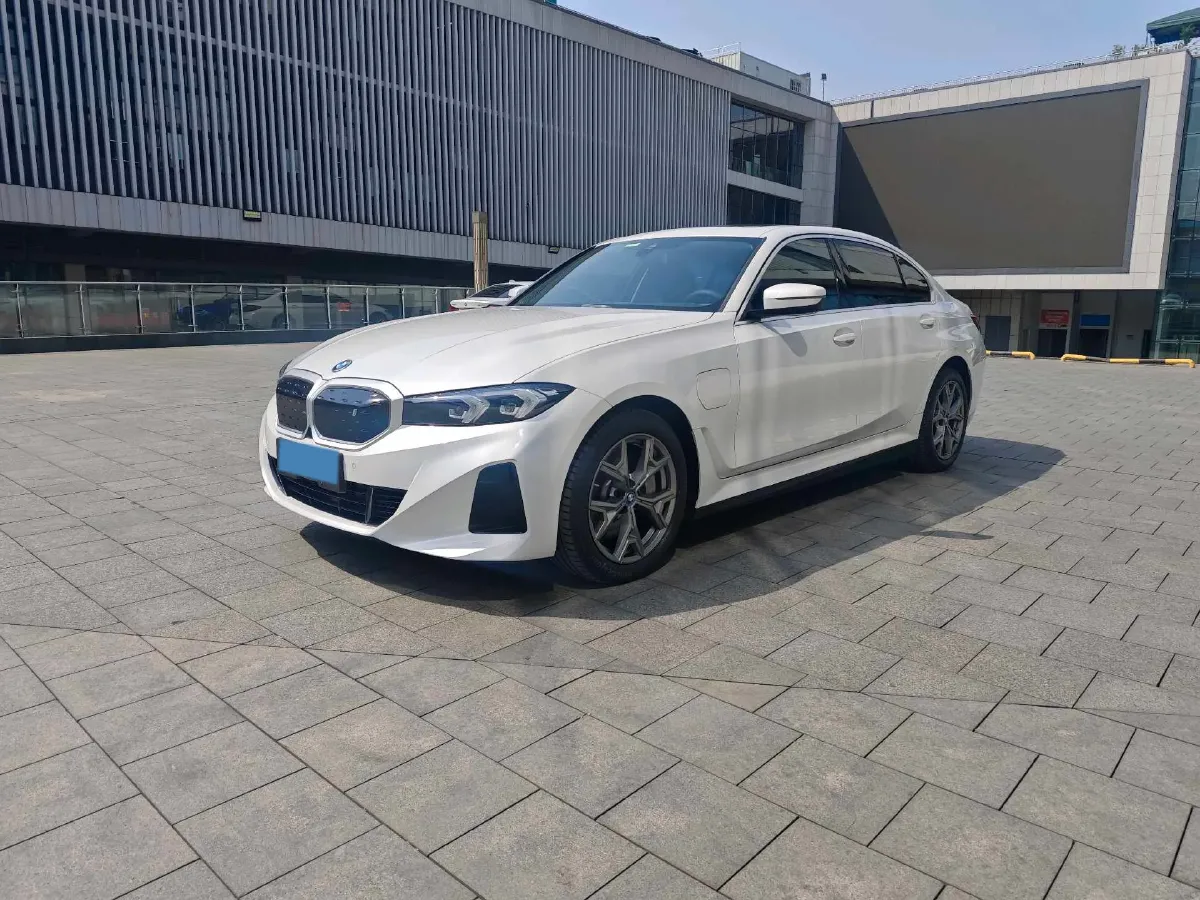 2024 BMW i3 BEV 70KWH,autocango,china used car exporter,china ev exporter,chinese used car exporter,chinese used ev exporter