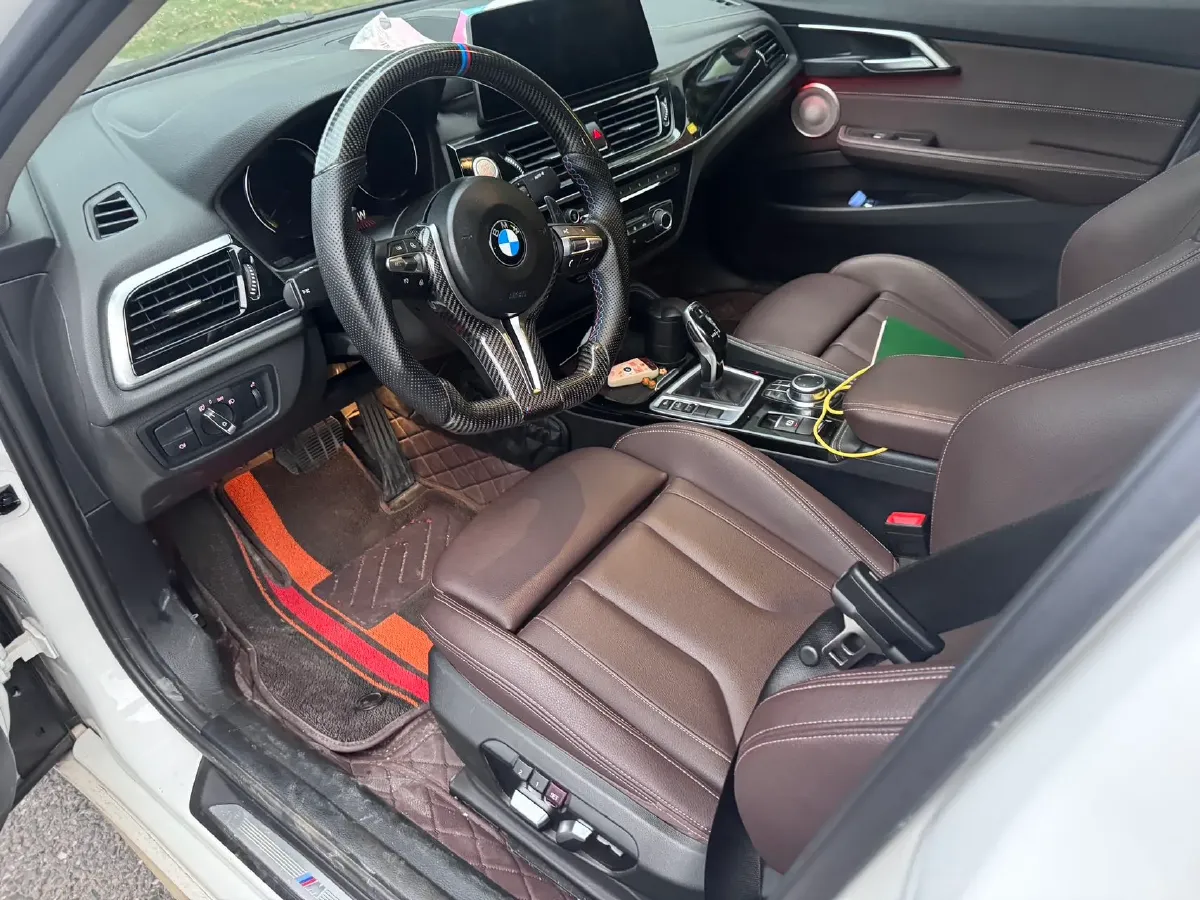 2022 BMW 1 Series 2.0T 192HP L4 7DCT,autocango,china used car exporter,china ev exporter,chinese used car exporter,chinese used ev exporter