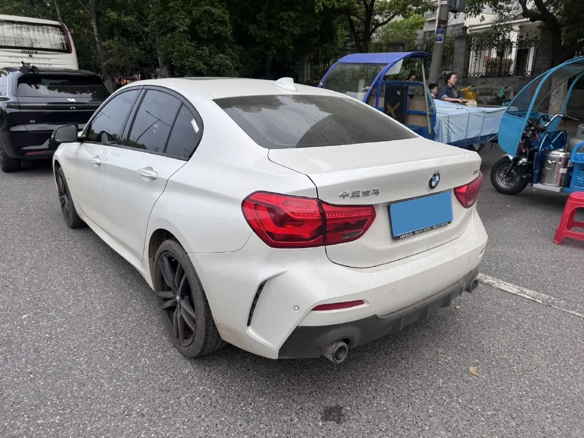 2022 BMW 1 Series 2.0T 192HP L4 7DCT,autocango,china used car exporter,china ev exporter,chinese used car exporter,chinese used ev exporter