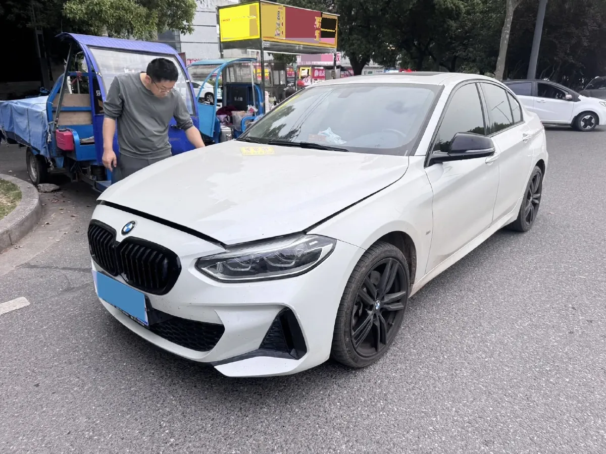 2022 BMW 1 Series 2.0T 192HP L4 7DCT,autocango,china used car exporter,china ev exporter,chinese used car exporter,chinese used ev exporter