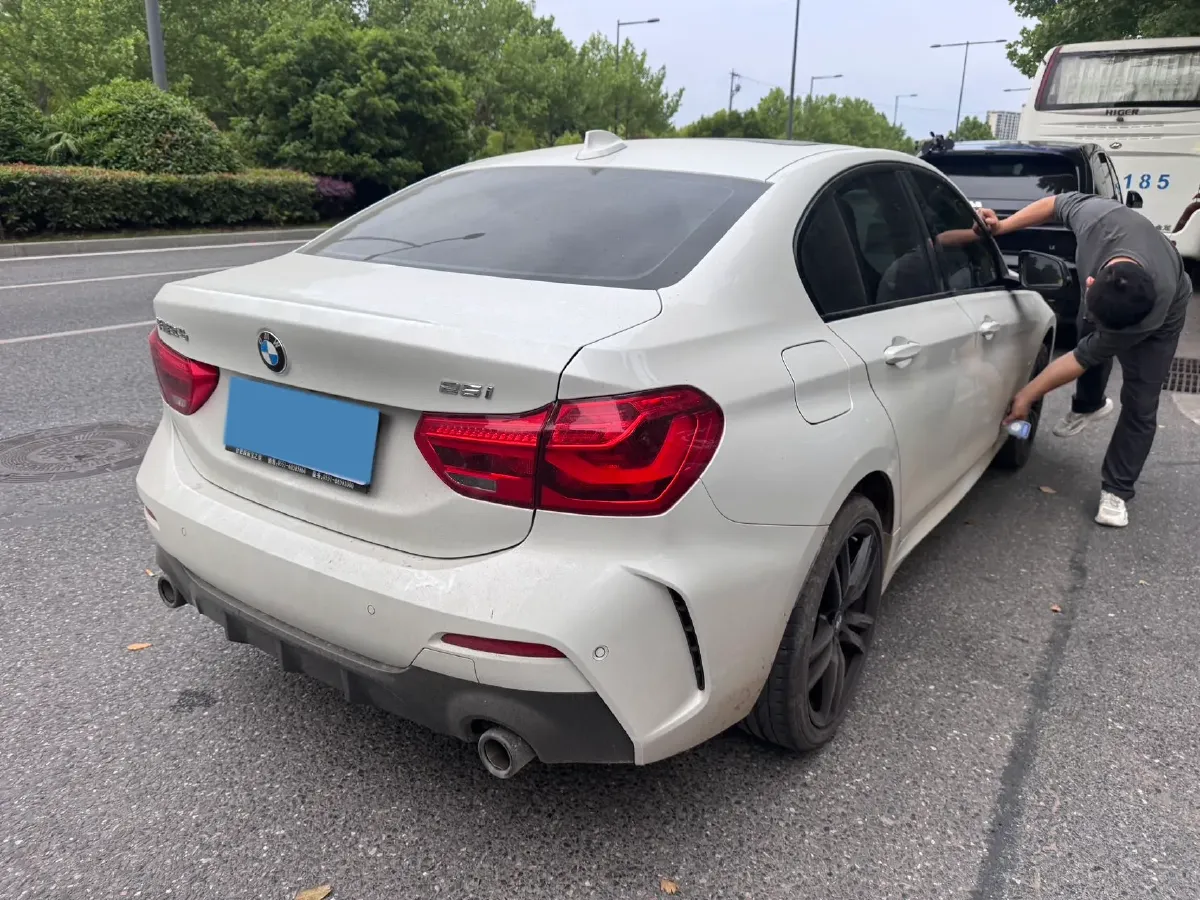 2022 BMW 1 Series 2.0T 192HP L4 7DCT,autocango,china used car exporter,china ev exporter,chinese used car exporter,chinese used ev exporter