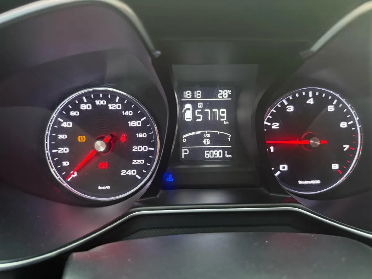 2019 MAXUS D60 1.5T 169HP L4 7DCT,autocango,china used car exporter,china ev exporter,chinese used car exporter,chinese used ev exporter