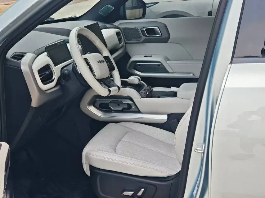 2025 FangChengBao Tai 3 BEV,autocango,china used car exporter,china ev exporter,chinese used car exporter,chinese used ev exporter