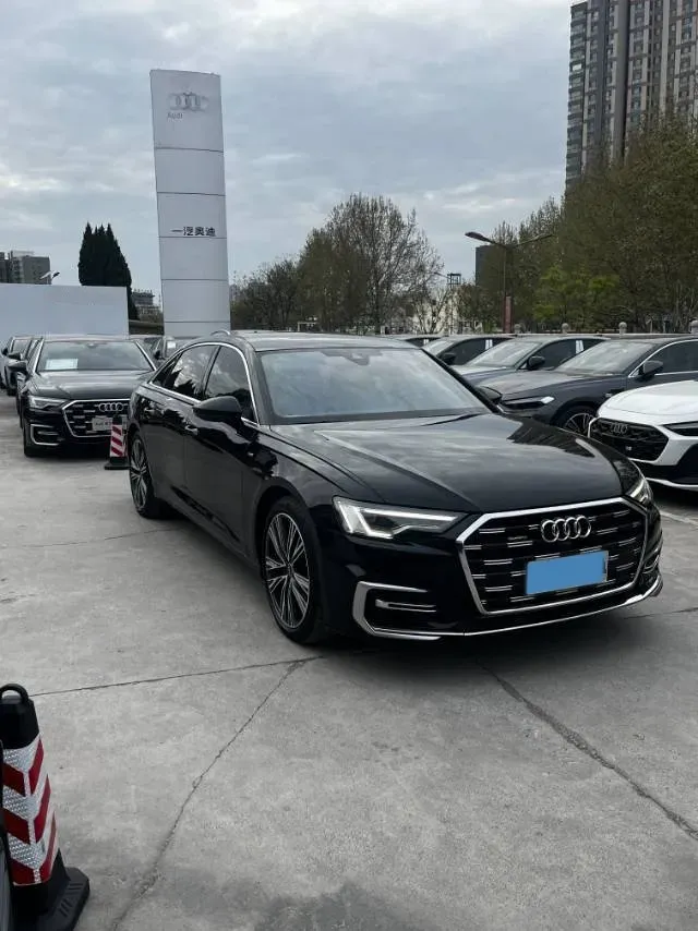 2023 Audi A6L 2.0T 245HP L4 7DCT,autocango,china used car exporter,china ev exporter,chinese used car exporter,chinese used ev exporter