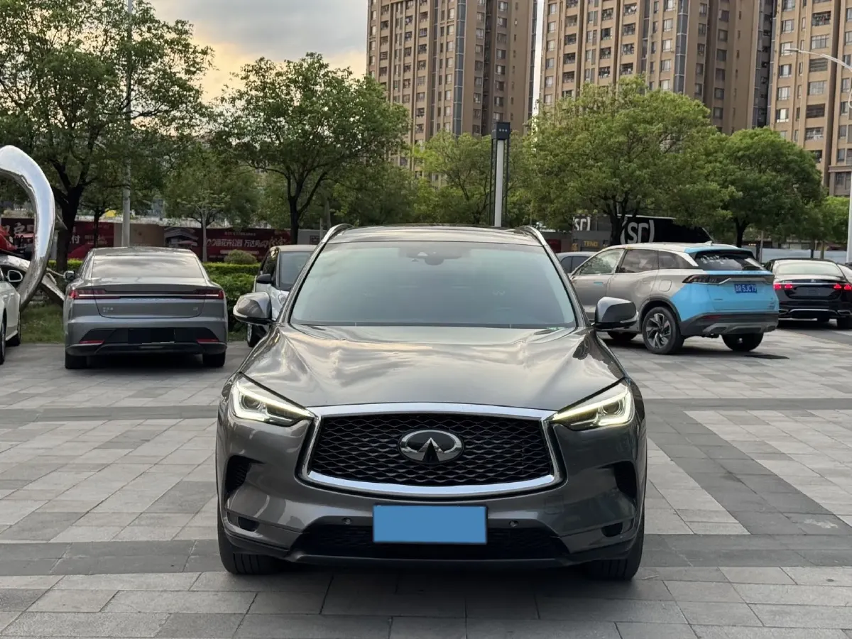 2020 Infiniti QX50 2.0T 272HP L4 CVT,autocango,china used car exporter,china ev exporter,chinese used car exporter,chinese used ev exporter