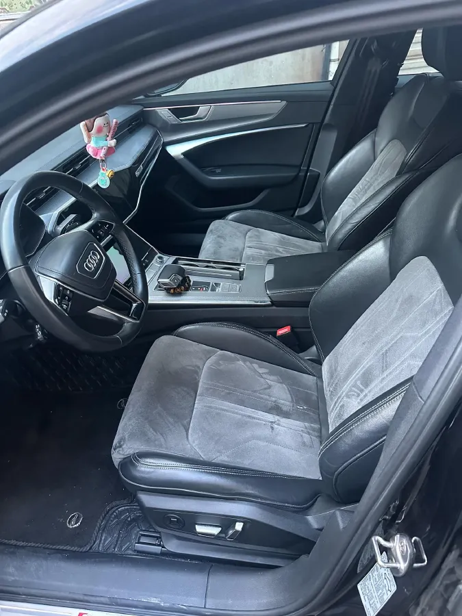 2023 Audi A6L 2.0T 245HP L4 7DCT,autocango,china used car exporter,china ev exporter,chinese used car exporter,chinese used ev exporter