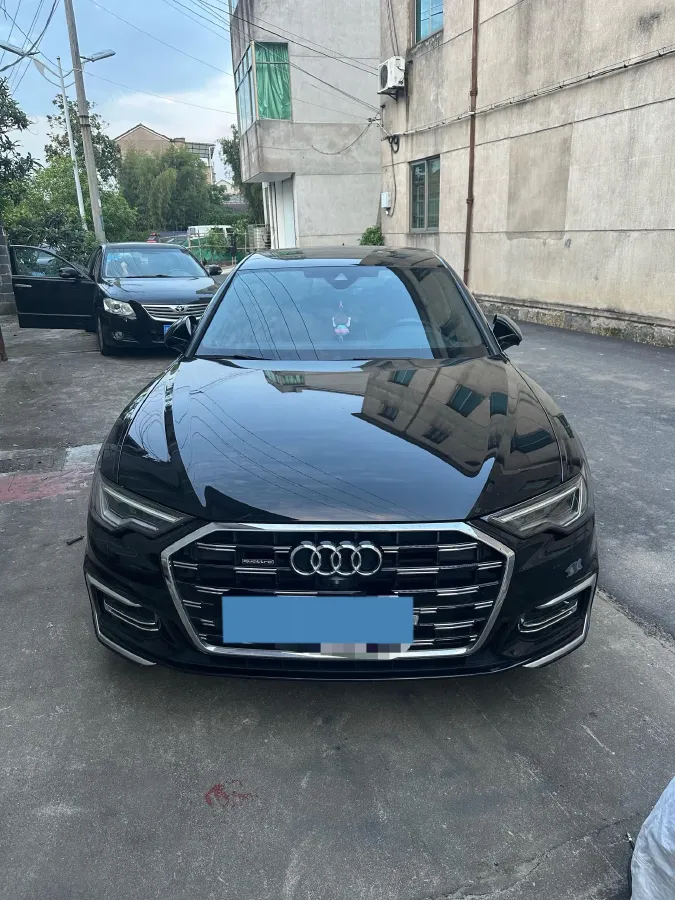 2023 Audi A6L 2.0T 245HP L4 7DCT,autocango,china used car exporter,china ev exporter,chinese used car exporter,chinese used ev exporter