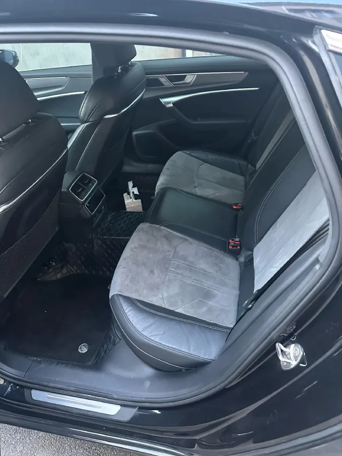 2023 Audi A6L 2.0T 245HP L4 7DCT,autocango,china used car exporter,china ev exporter,chinese used car exporter,chinese used ev exporter