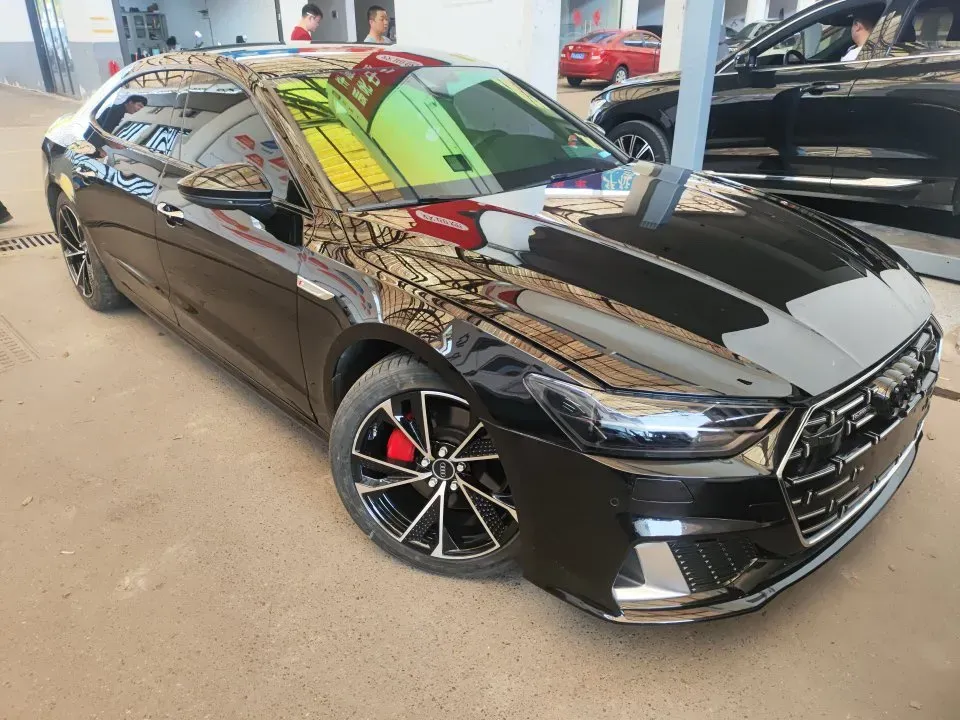 2024 Audi A7L 2.0T 245HP L4 7DCT,autocango,china used car exporter,china ev exporter,chinese used car exporter,chinese used ev exporter