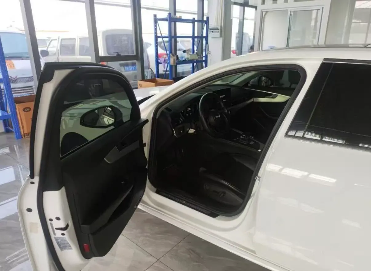 2020 Audi A4L 2.0T 190HP L4 7DCT,autocango,china used car exporter,china ev exporter,chinese used car exporter,chinese used ev exporter