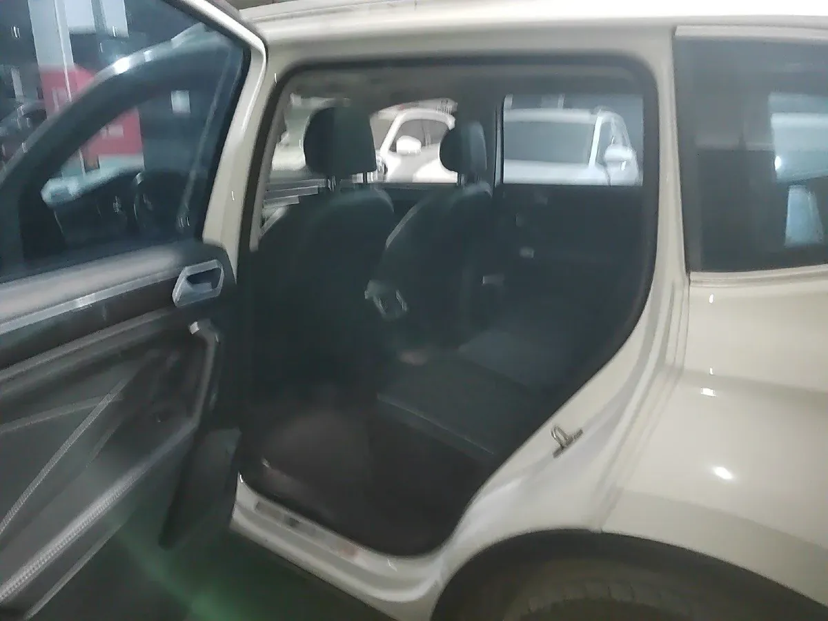 2023 Volkswagen Tiguan L 1.5T 160HP L4 7DCT,autocango,china used car exporter,china ev exporter,chinese used car exporter,chinese used ev exporter