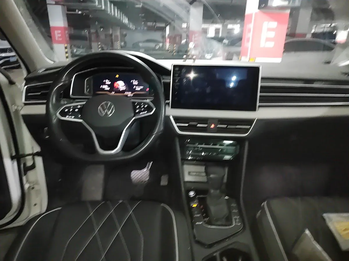 2023 Volkswagen Tiguan L 1.5T 160HP L4 7DCT,autocango,china used car exporter,china ev exporter,chinese used car exporter,chinese used ev exporter