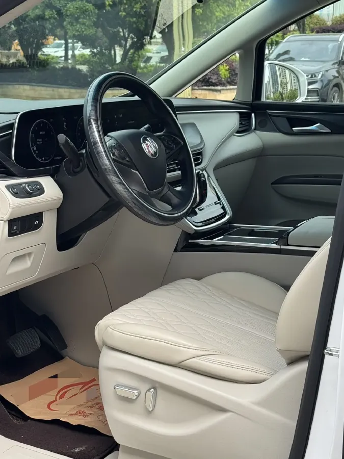 2022 Buick GL8 2.0T 237HP L4 9AT,autocango,china used car exporter,china ev exporter,chinese used car exporter,chinese used ev exporter