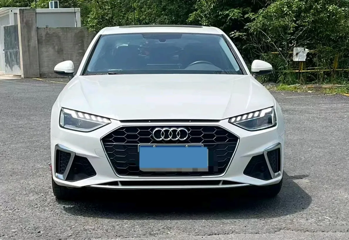 2023 Audi A4L 2.0T 190HP L4 7DCT,autocango,china used car exporter,china ev exporter,chinese used car exporter,chinese used ev exporter