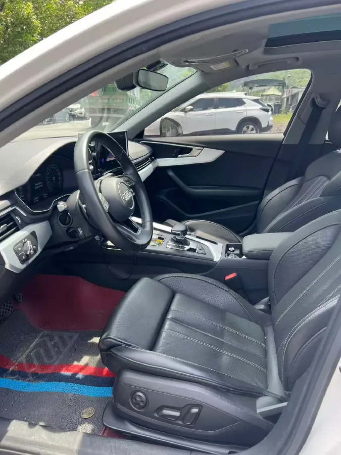 2023 Audi A4L 2.0T 190HP L4 7DCT,autocango,china used car exporter,china ev exporter,chinese used car exporter,chinese used ev exporter