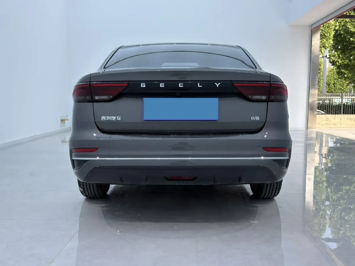 2025 Geely Emgrand 1.5L 127HP L4 5MT,autocango,china used car exporter,china ev exporter,chinese used car exporter,chinese used ev exporter