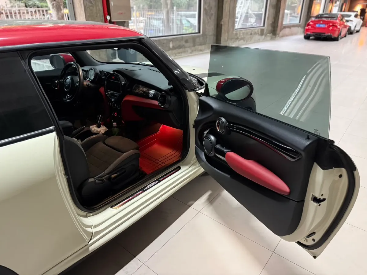 2019 MINI MINI 2.0T 192HP L4 7DCT,autocango,china used car exporter,china ev exporter,chinese used car exporter,chinese used ev exporter