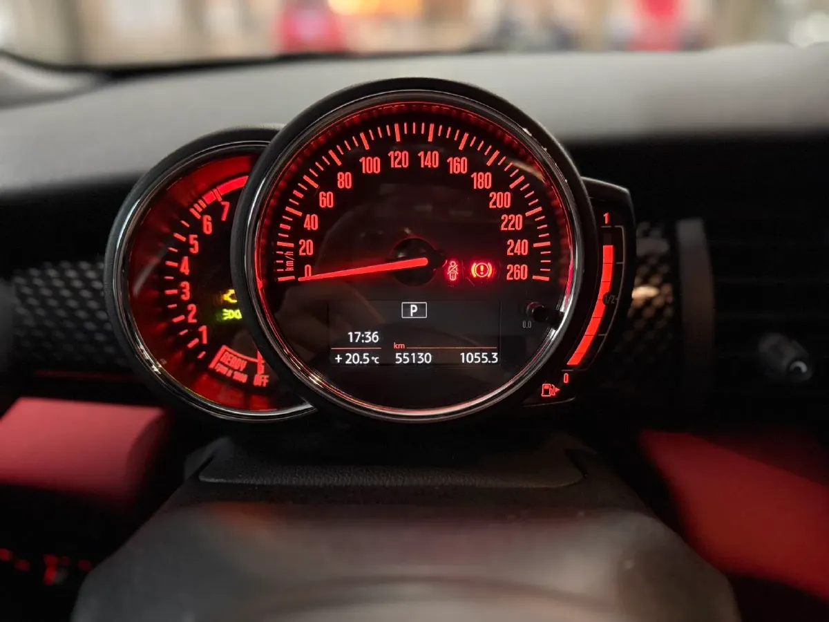 2019 MINI MINI 2.0T 192HP L4 7DCT,autocango,china used car exporter,china ev exporter,chinese used car exporter,chinese used ev exporter