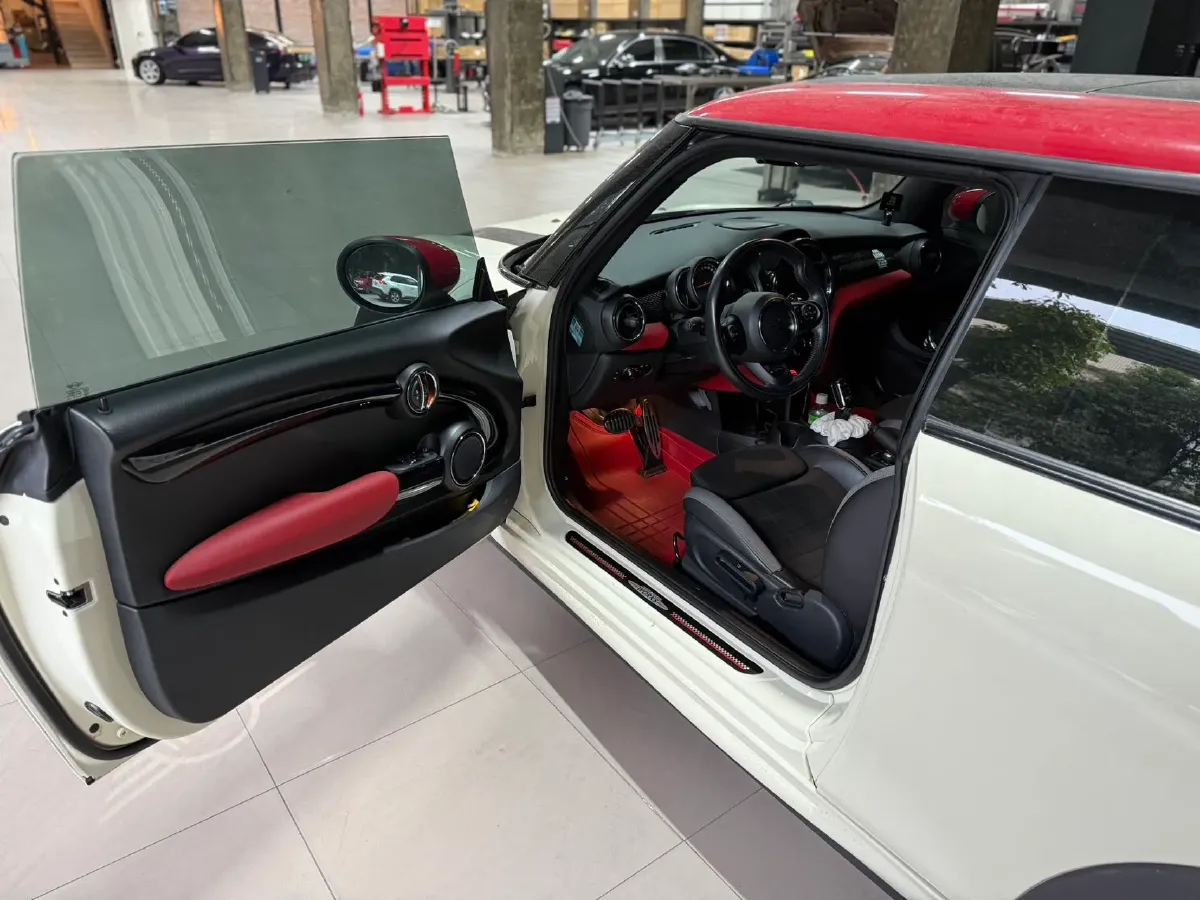 2019 MINI MINI 2.0T 192HP L4 7DCT,autocango,china used car exporter,china ev exporter,chinese used car exporter,chinese used ev exporter