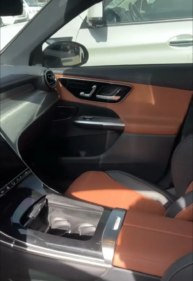 2023 Mercedes-Benz GLC Class 2.0T 204HP L4 9AT,autocango,china used car exporter,china ev exporter,chinese used car exporter,chinese used ev exporter