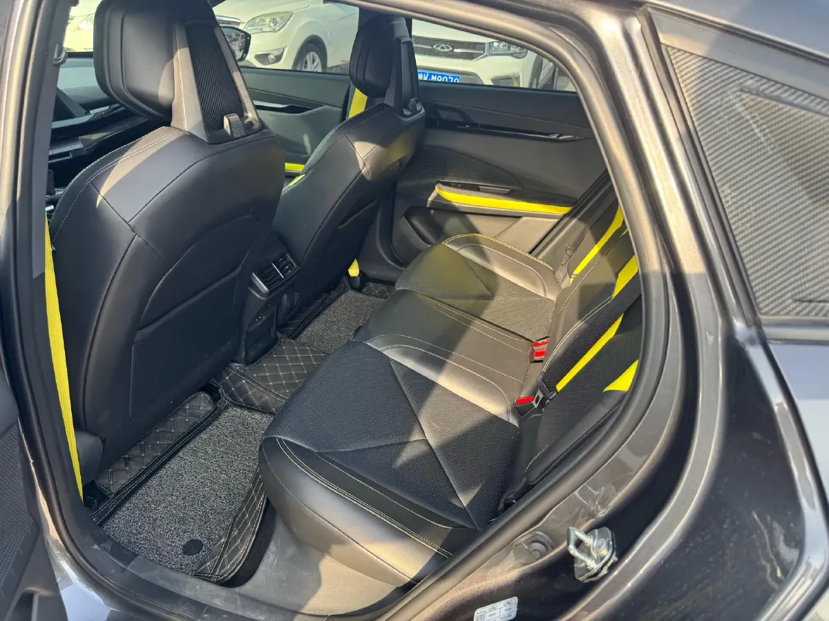 2022 ChangAn UNI-V 1.5T 188HP L4 7DCT,autocango,china used car exporter,china ev exporter,chinese used car exporter,chinese used ev exporter