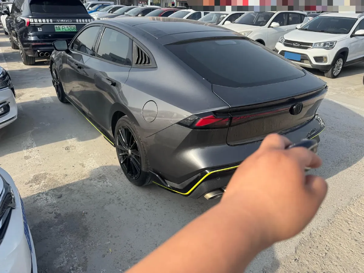 2022 ChangAn UNI-V 1.5T 188HP L4 7DCT,autocango,china used car exporter,china ev exporter,chinese used car exporter,chinese used ev exporter