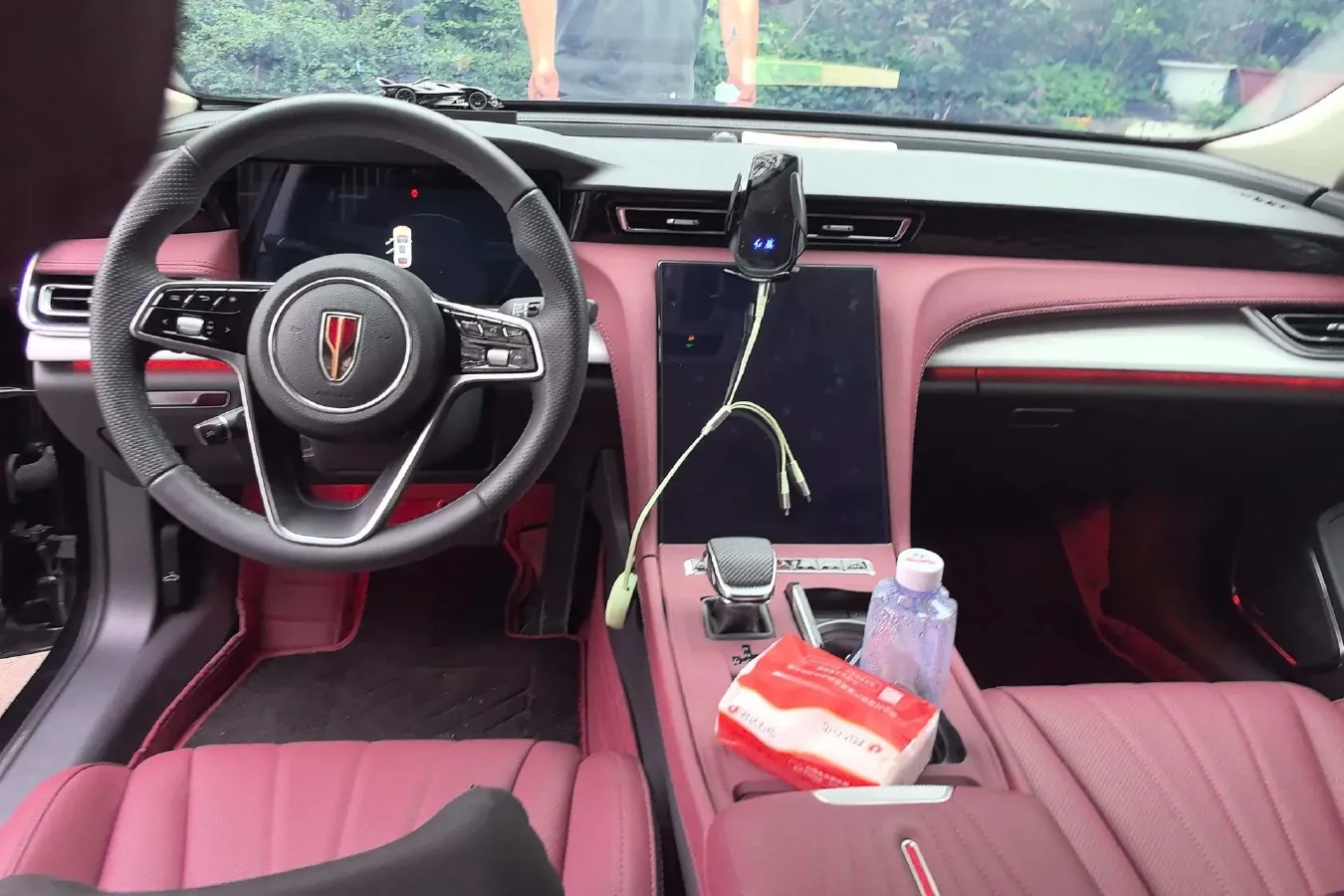 2025 HongQi H5 1.5T 169HP L4 1DHT Hybrid,autocango,china used car exporter,china ev exporter,chinese used car exporter,chinese used ev exporter